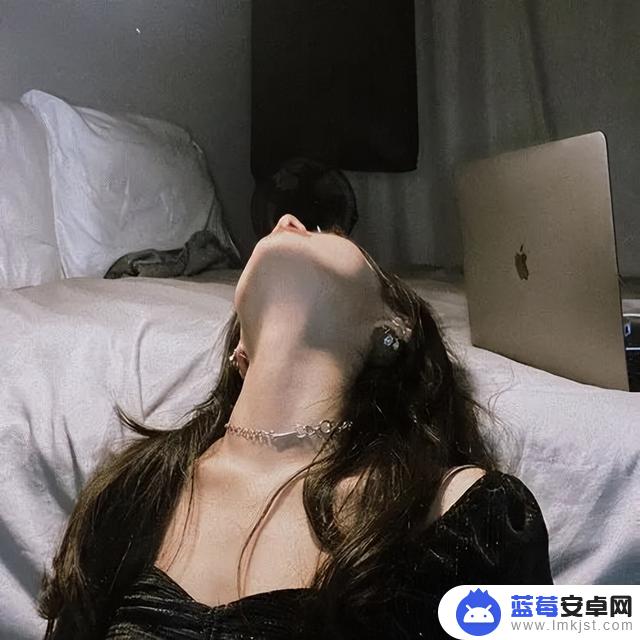 抖音特别悲伤的头像(抖音特别悲伤的头像女)