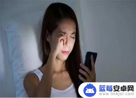 手机屏保绿色眼睛怎么设置 手机屏保绿色对眼睛好不好