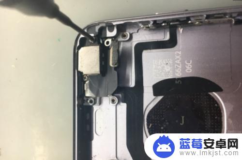 iphone6s充电器三头的拆开 iPhone 6s拆解图文教程