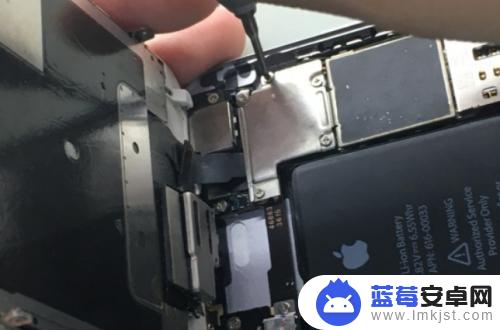 苹果手机6s拆机图 苹果iPhone 6s拆机步骤