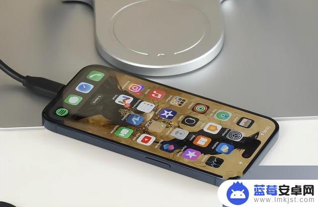 库克对国产手机发起“挑战”，iPhone15Pro再次降价，价格低于小米