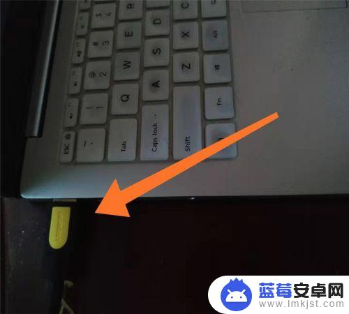 网飞手机怎么投屏 手机没有wifi怎么投屏电视