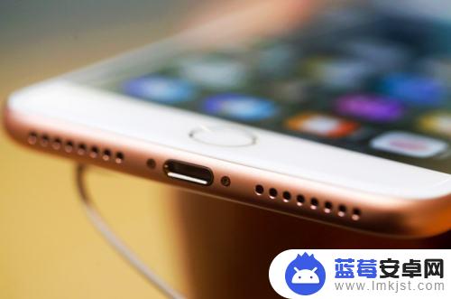 苹果ipad充电器怎么和手机充电器不一样 iPad可以用苹果手机充电器充电吗