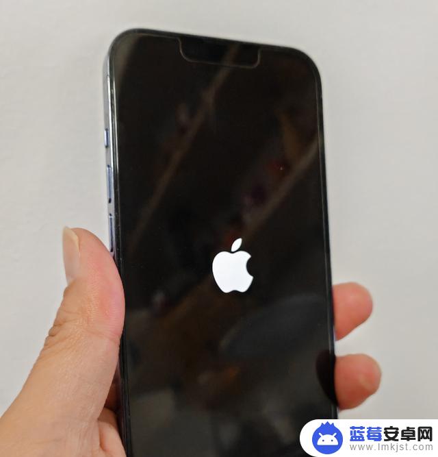 苹果手机还保值吗？iPhone 13 Pro两年跌价了近4000块