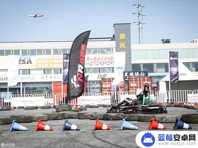 新赛道卡丁车抖音(新赛道卡丁车赛道视频)