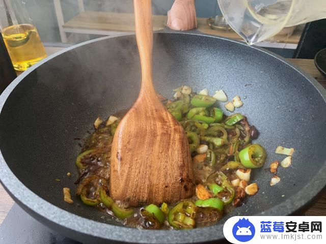 青椒豆腐黄豆抖音(青椒一面黄豆腐)