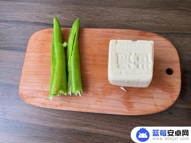 青椒豆腐黄豆抖音(青椒一面黄豆腐)