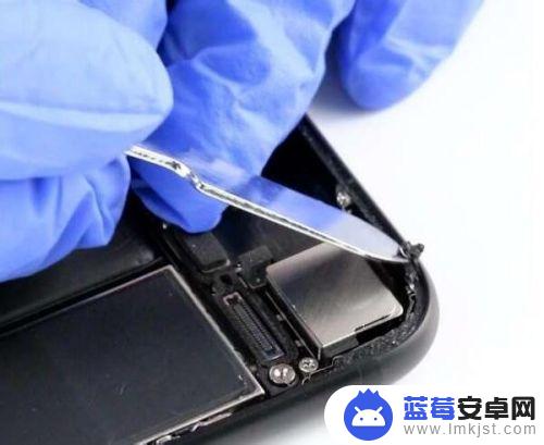 如何拆开苹果手机话筒 iPhone手机换听筒详细教程