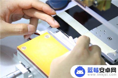 苹果手机排线怎么看 Iphone6 plus压排线注意事项