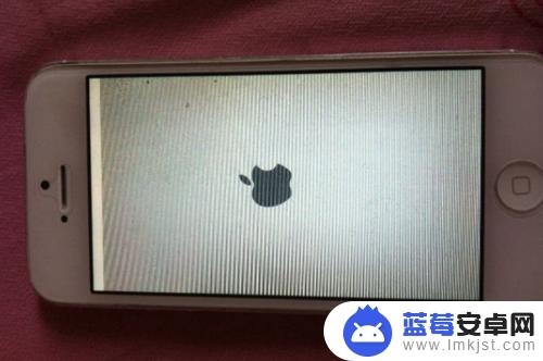 iphone摔出了彩色条纹 苹果手机屏幕出现竖条纹原因