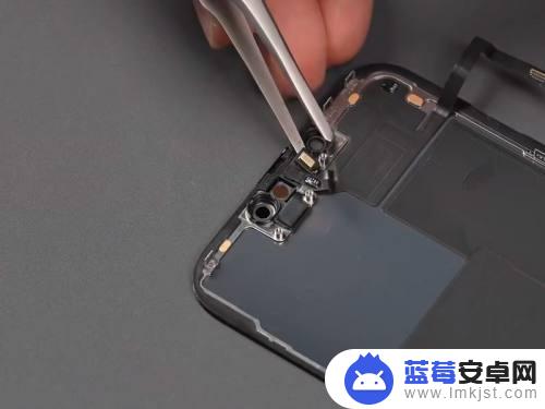 iphone13刘海三个黑点 苹果13刘海上为什么有三个圆点