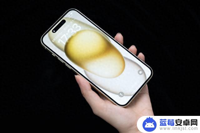 令库克没想到的是，iPhone15发布之后，一个奇怪的事情发生了