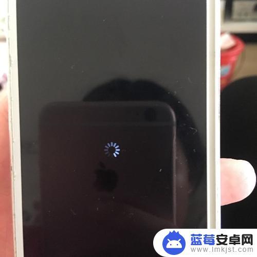 iphone开机一直转圈圈 苹果手机屏幕圈在转怎么办