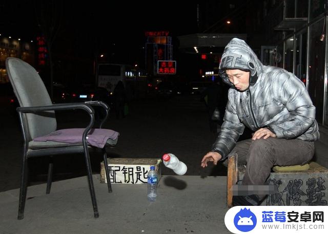 抖音家住厕所视频(抖音卫生间)