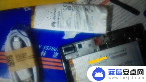 手机电池怎么取? 怎样自己为手机更换电池